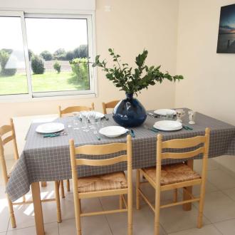 Gite 2-4 personnes : la salle à manger