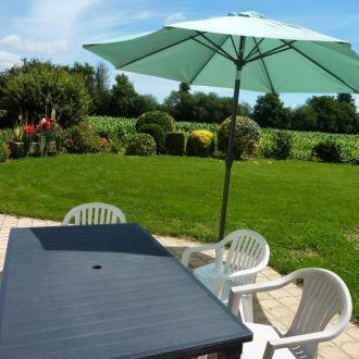 Gite 2-4 personnes : sur la terrasse