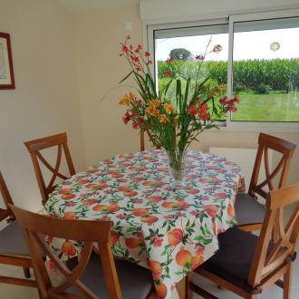 Gite 2-5 personnes : la salle à manger